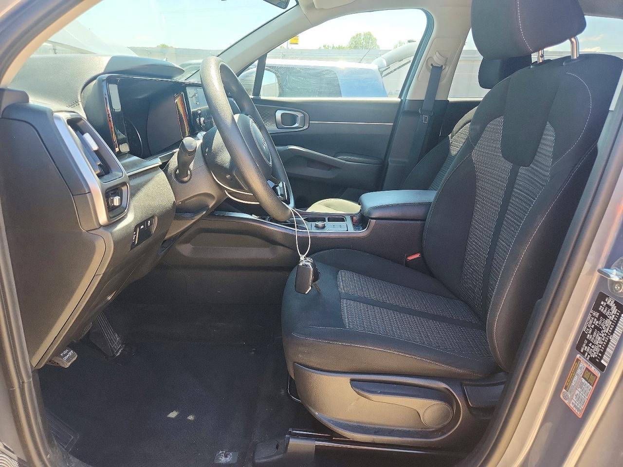 2022 Kia Sorento Lx - Image 7