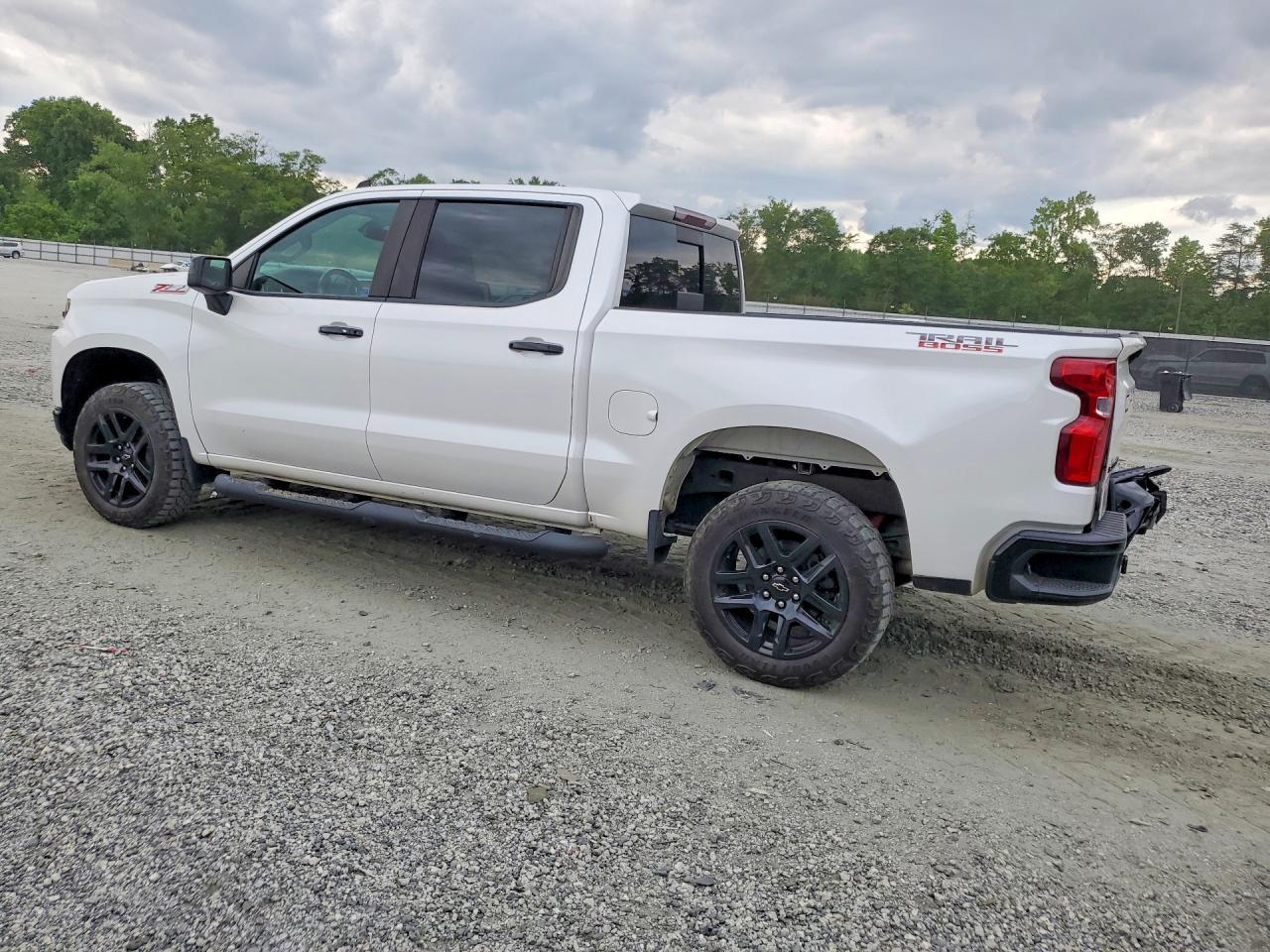 2021 Chevrolet Silverado K1500 Lt Trail Boss - Image 2