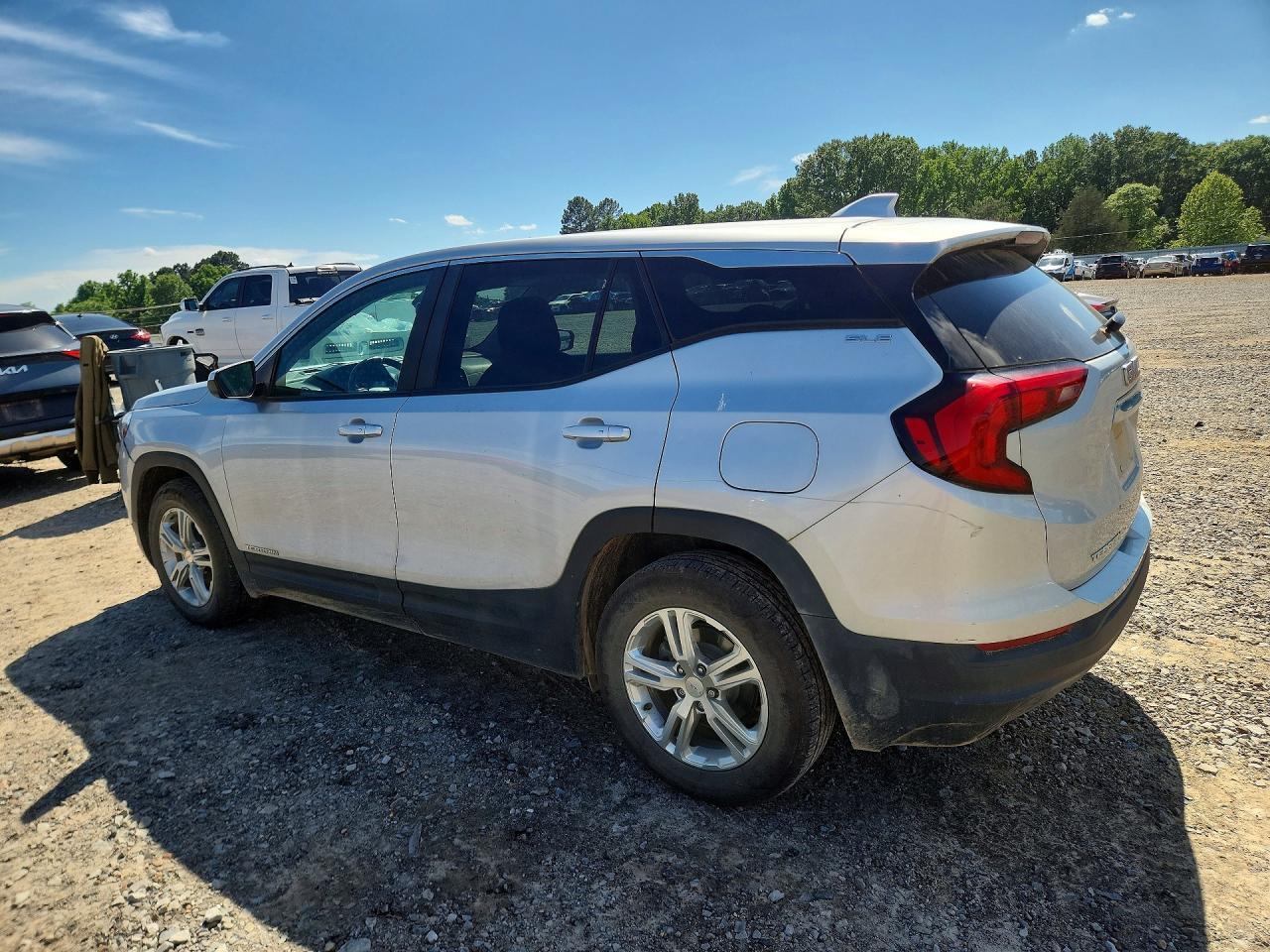 2021 GMC Terrain Sle - Image 2