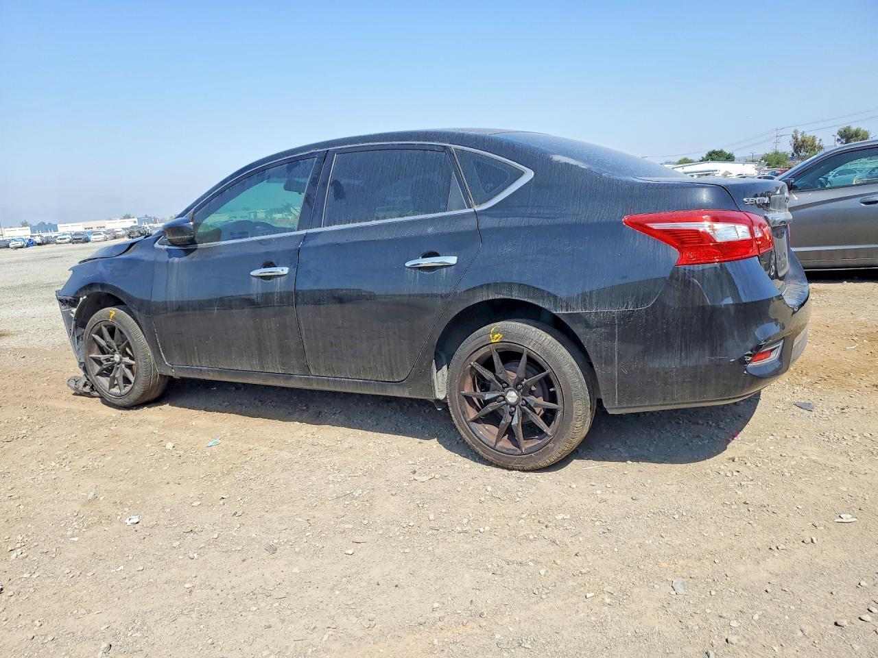 2016 Nissan Sentra S - Фото 2
