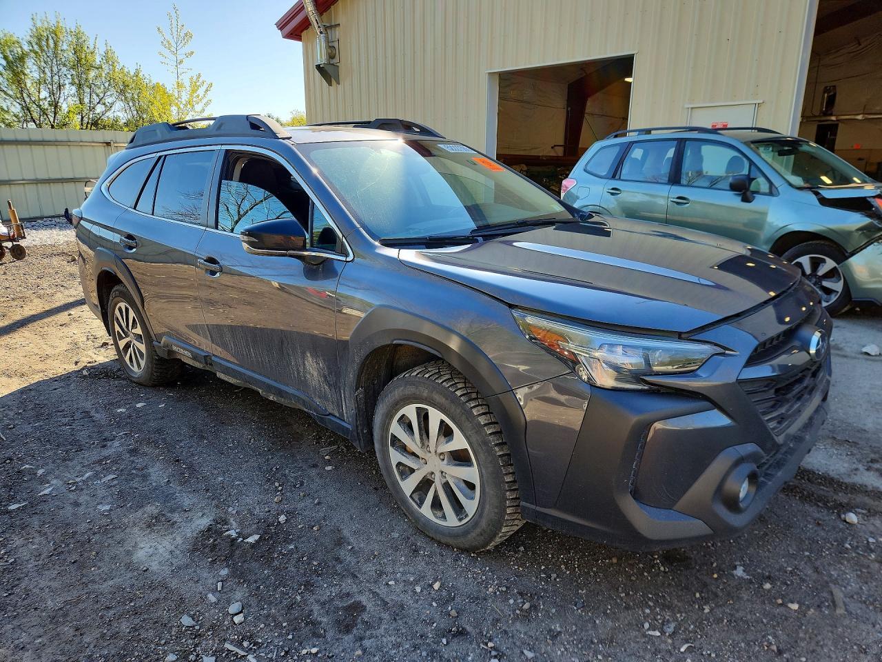 2023 Subaru Outback Premium - Image 4