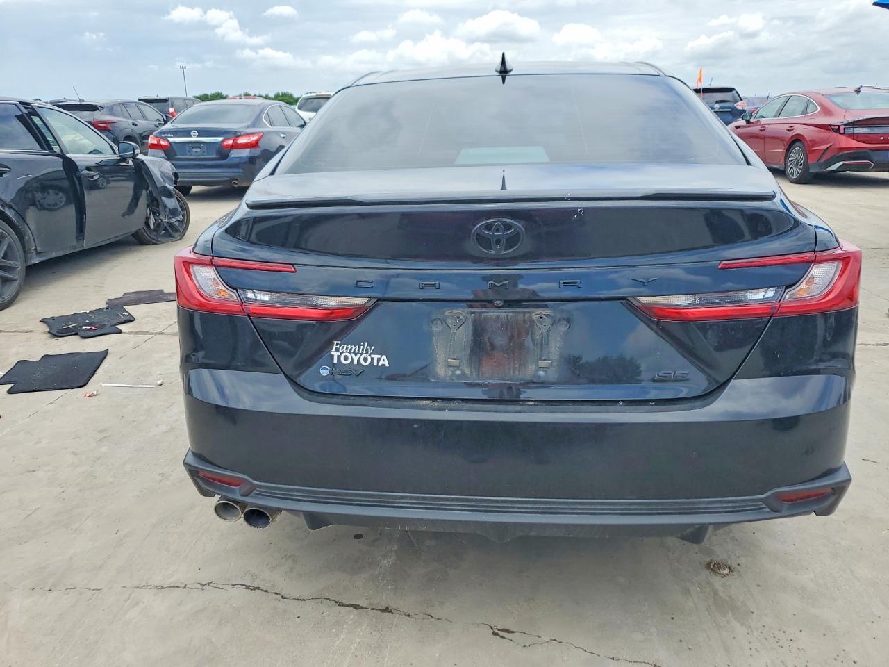 2025 Toyota Camry Se - Фото 6