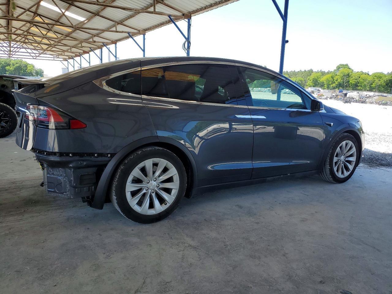 2017 Tesla Model X - Фото 3