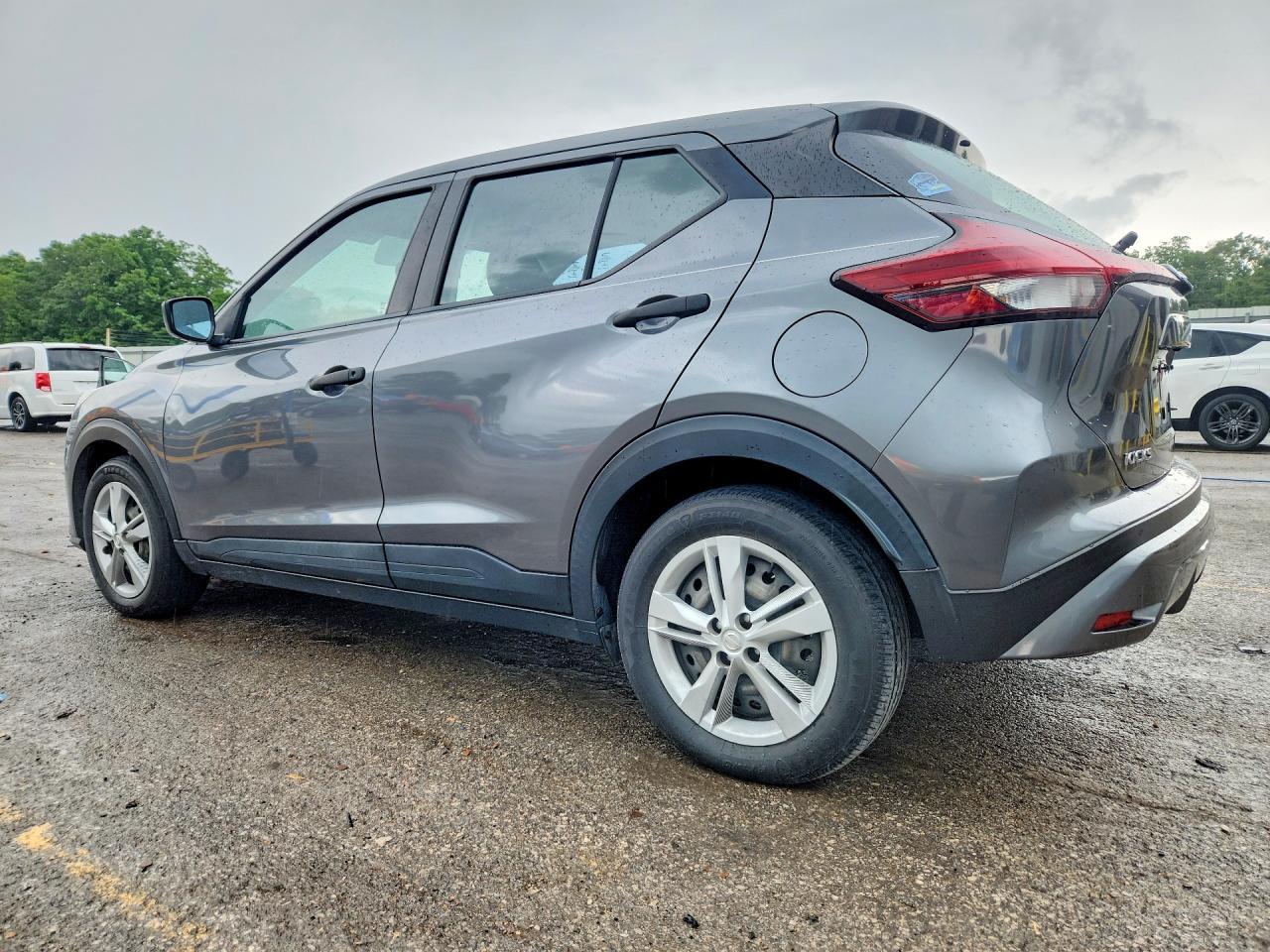 2021 Nissan Kicks S - Фото 2