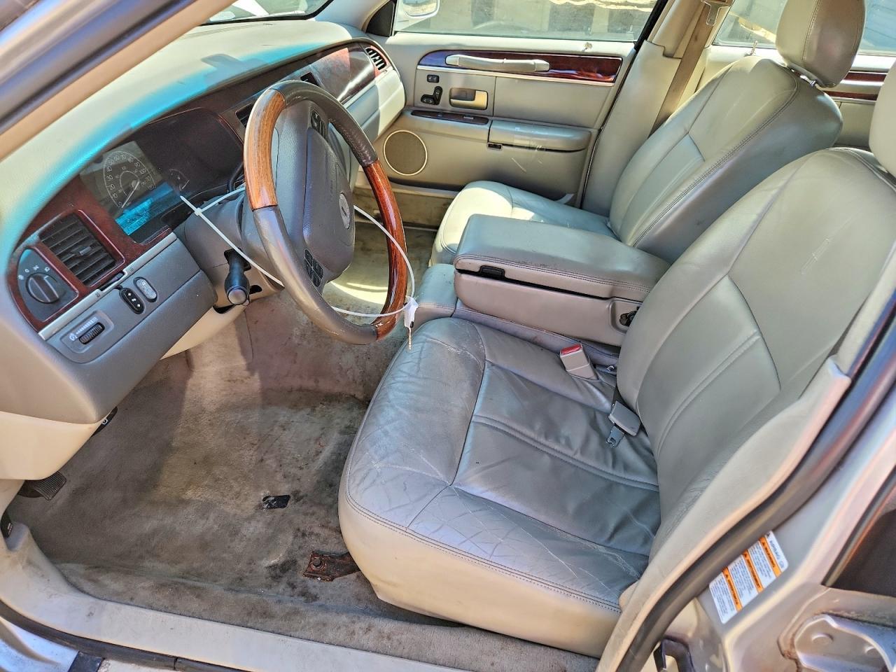 2004 Lincoln Town Car Ultimate - Фото 7