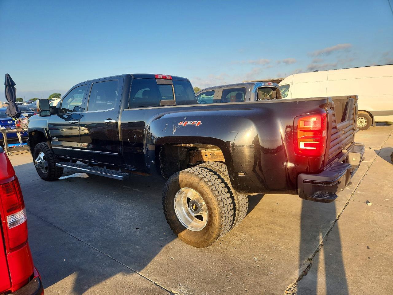 2016 Chevrolet Silverado K3500 High Country - Фото 2