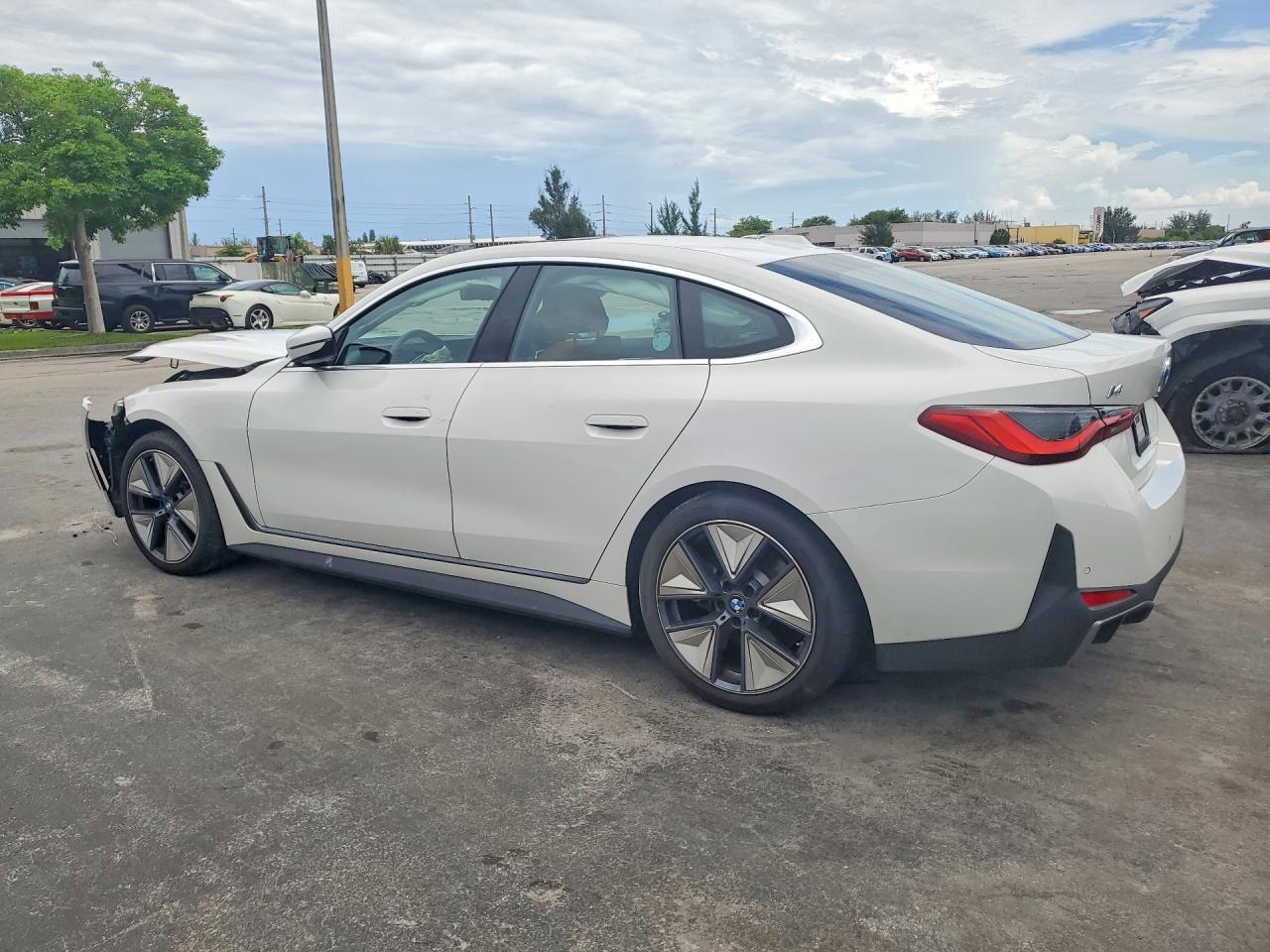 2025 BMW I4 Edrive 40 - Image 2