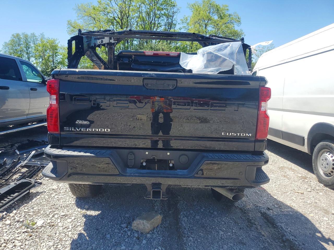 2018 Chevrolet Silverado K2500 Custom - Фото 6