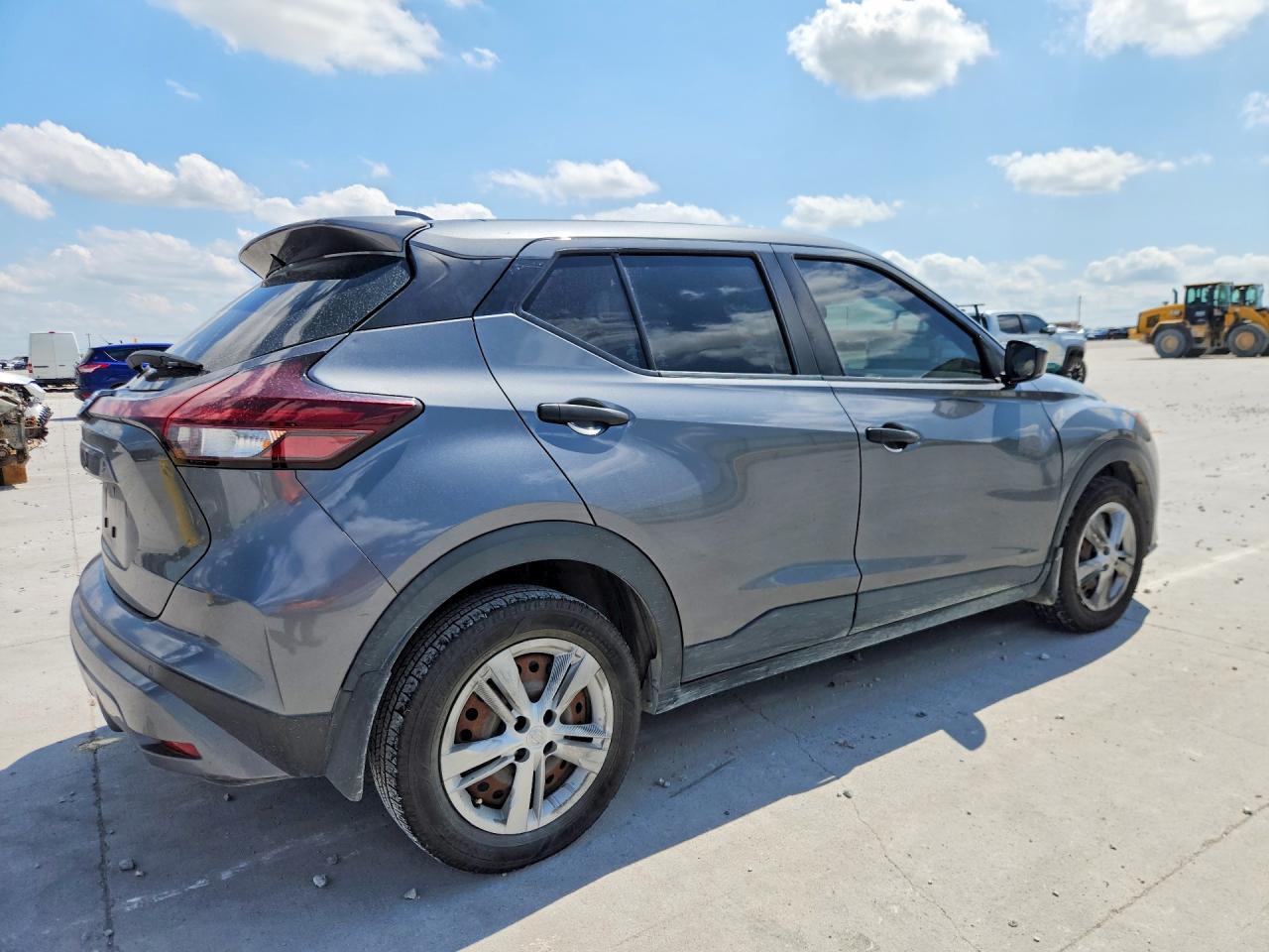2021 Nissan Kicks S - Фото 3
