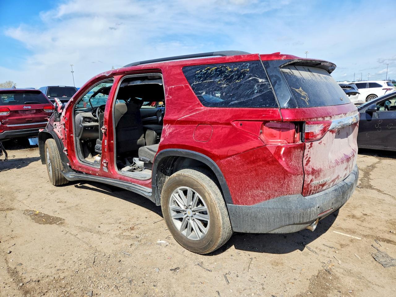 2023 Chevrolet Traverse Lt - Фото 2