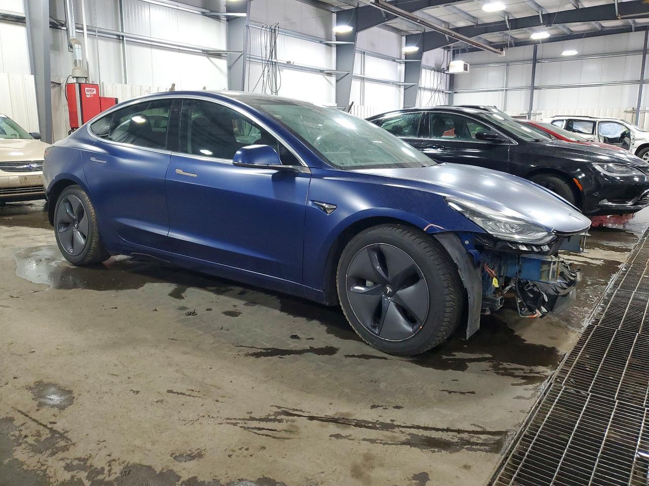 2020 Tesla Model 3 - Фото 4