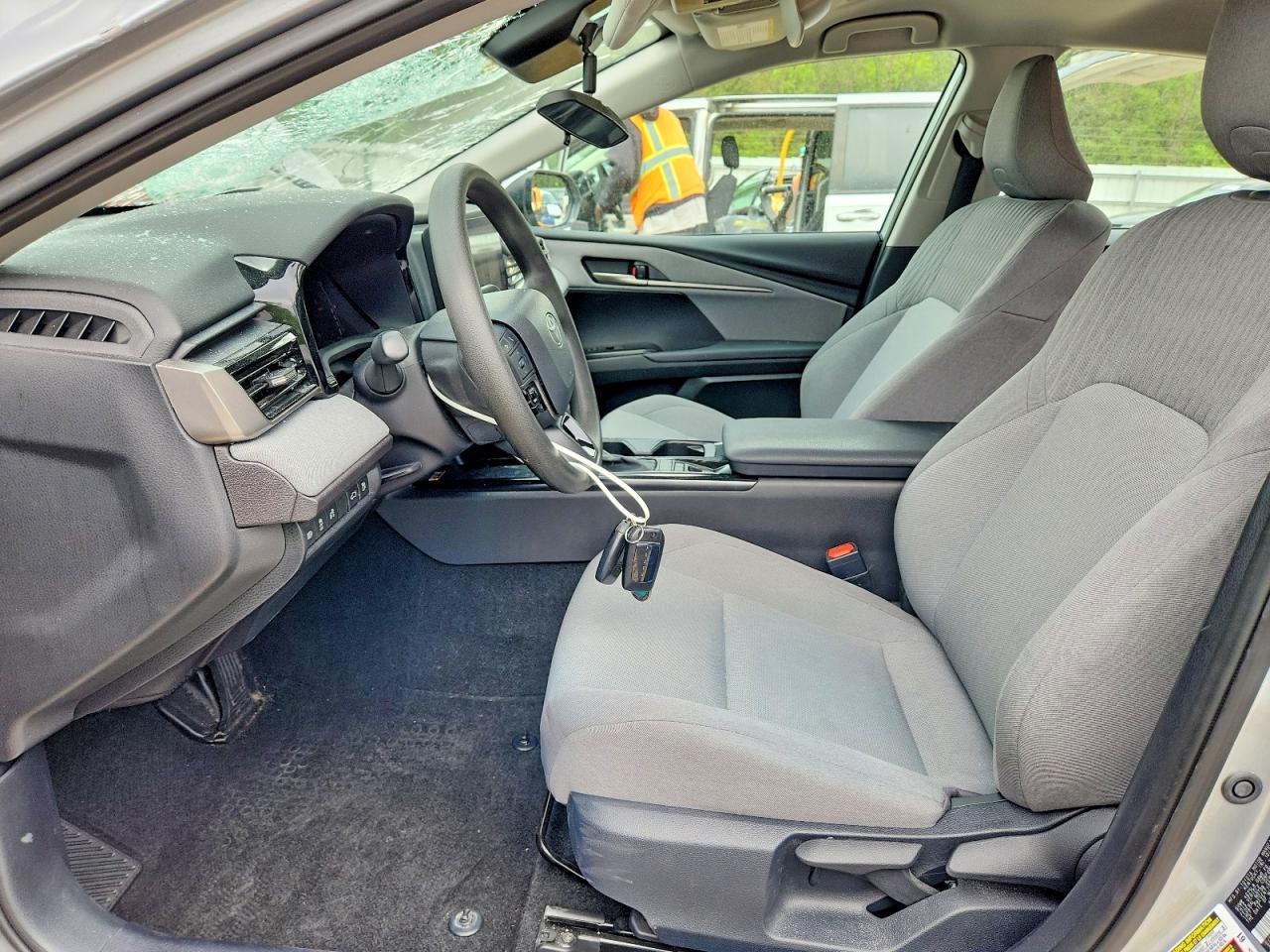 2025 Toyota Camry Le - Image 7