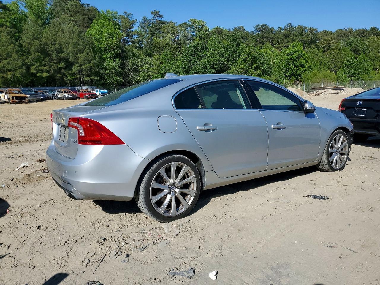 2016 Volvo S60 Platinum - Фото 3