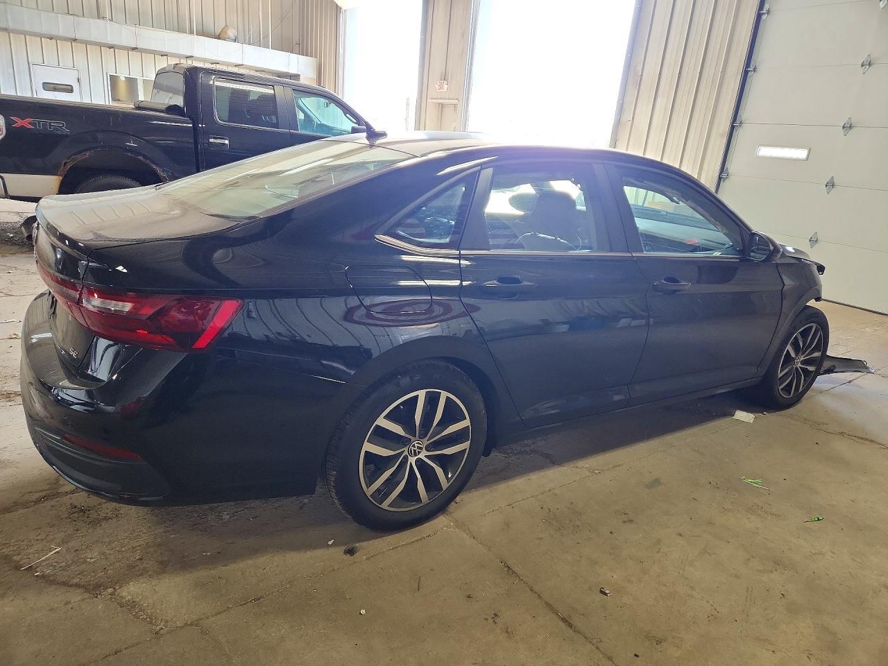 2025 Volkswagen Jetta Se - Фото 3