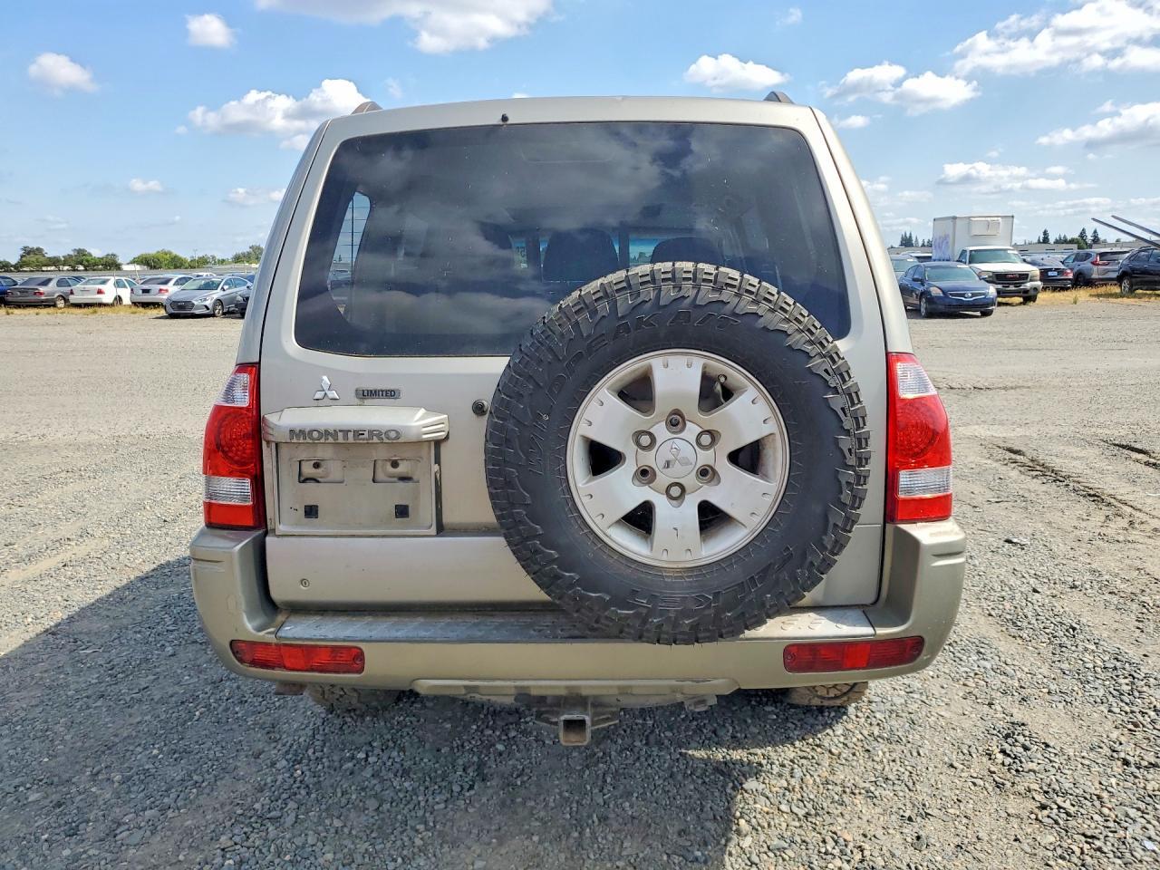 2004 Mitsubishi Montero Limited - Фото 6