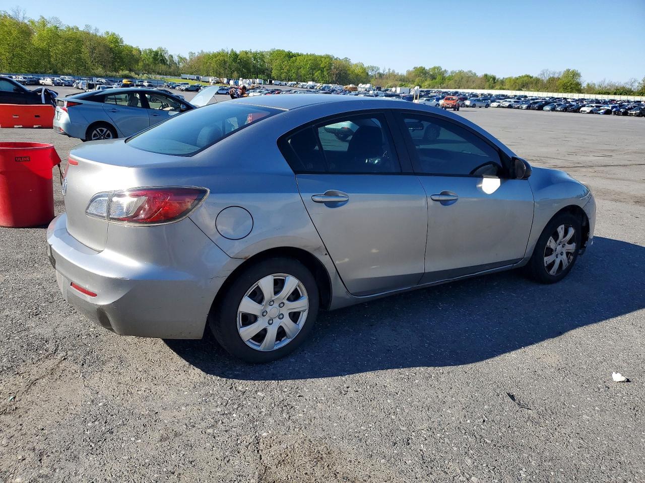 2012 Mazda 3 I - Image 3