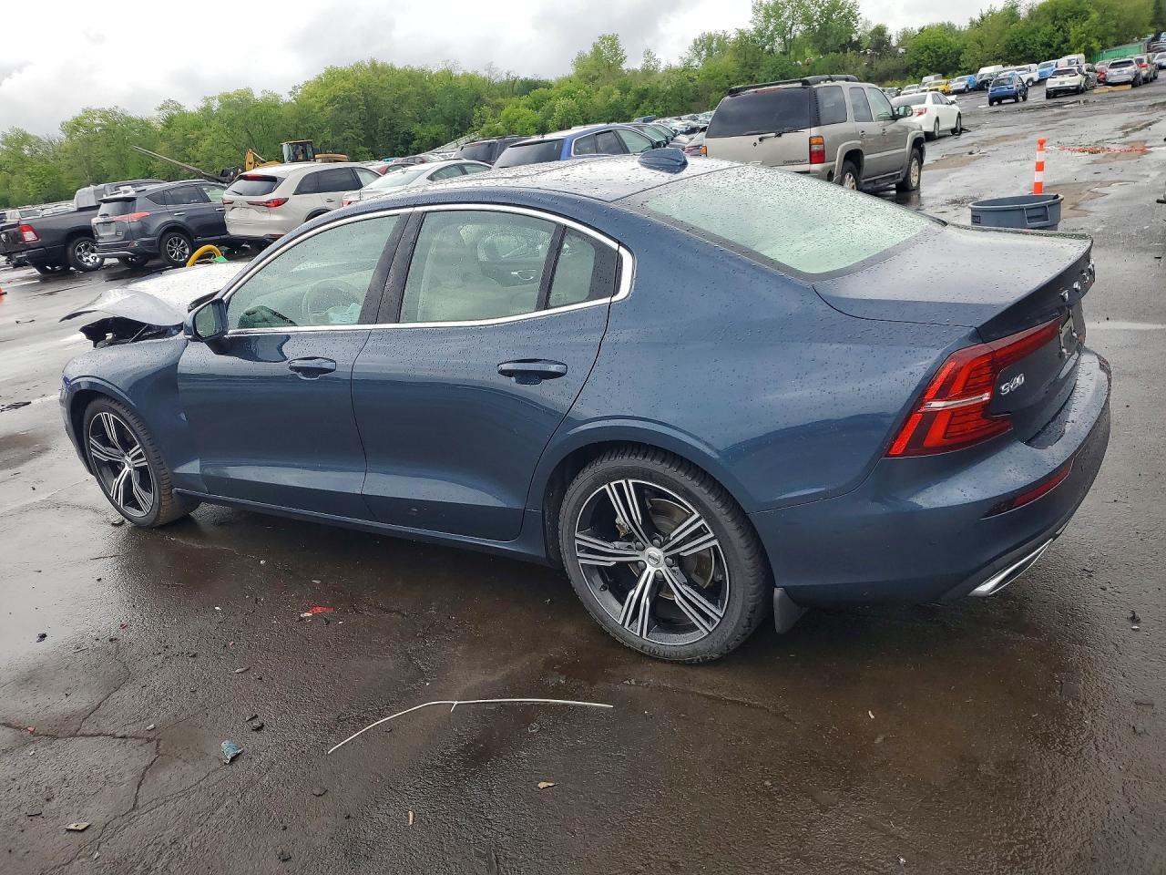 2022 Volvo S60 B5 Inscription - Image 2