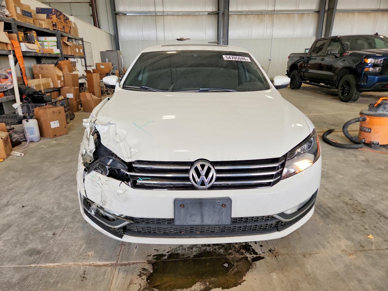 2013 Volkswagen Passat Sel - Фото 5