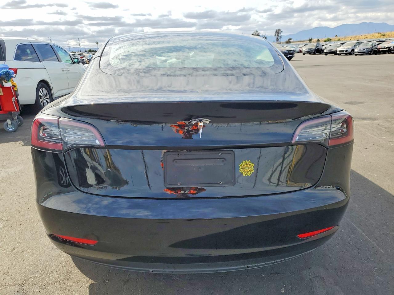 2023 Tesla Model 3 - Image 6