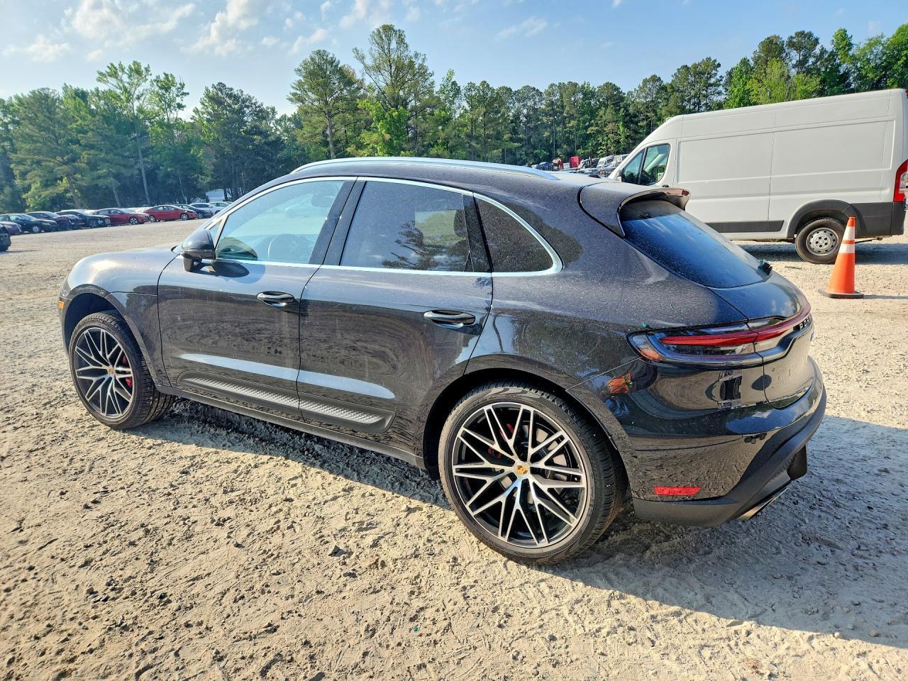2025 Porsche Macan S - Image 2