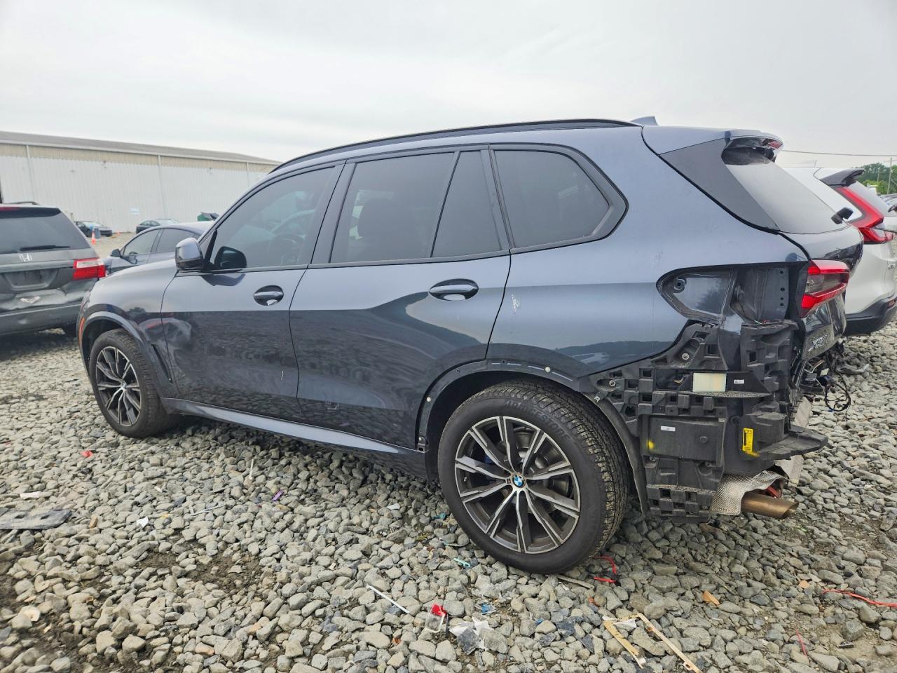 2022 BMW X5 xDrive40I - Фото 2
