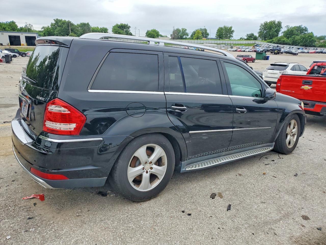 2011 Mercedes-Benz Gl 450 4Matic - Image 3