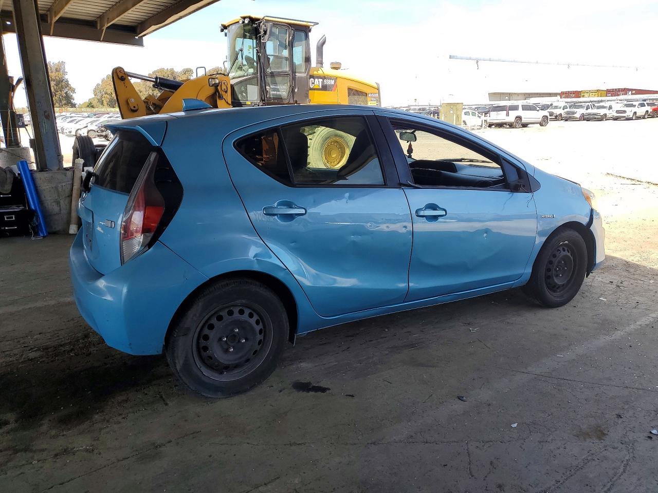 2015 Toyota Prius C One - Image 3