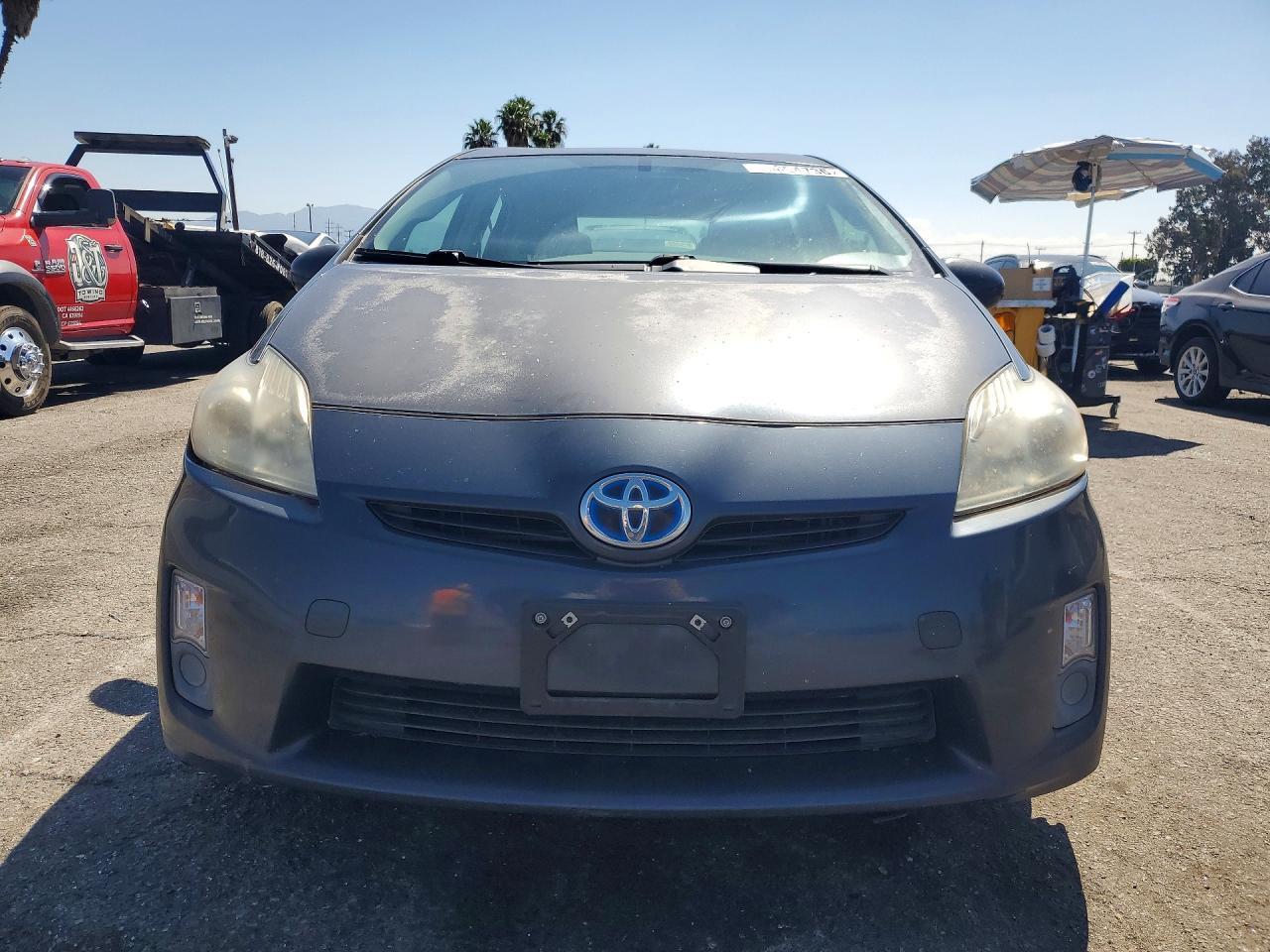 2011 Toyota Prius Two - Image 5
