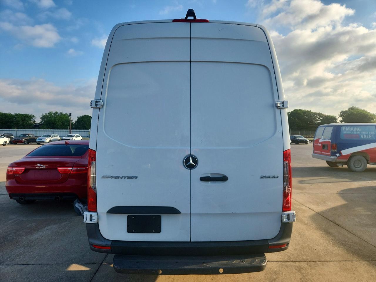 2023 Mercedes Benz Sprinter 2500 Delivery Van - Фото 6