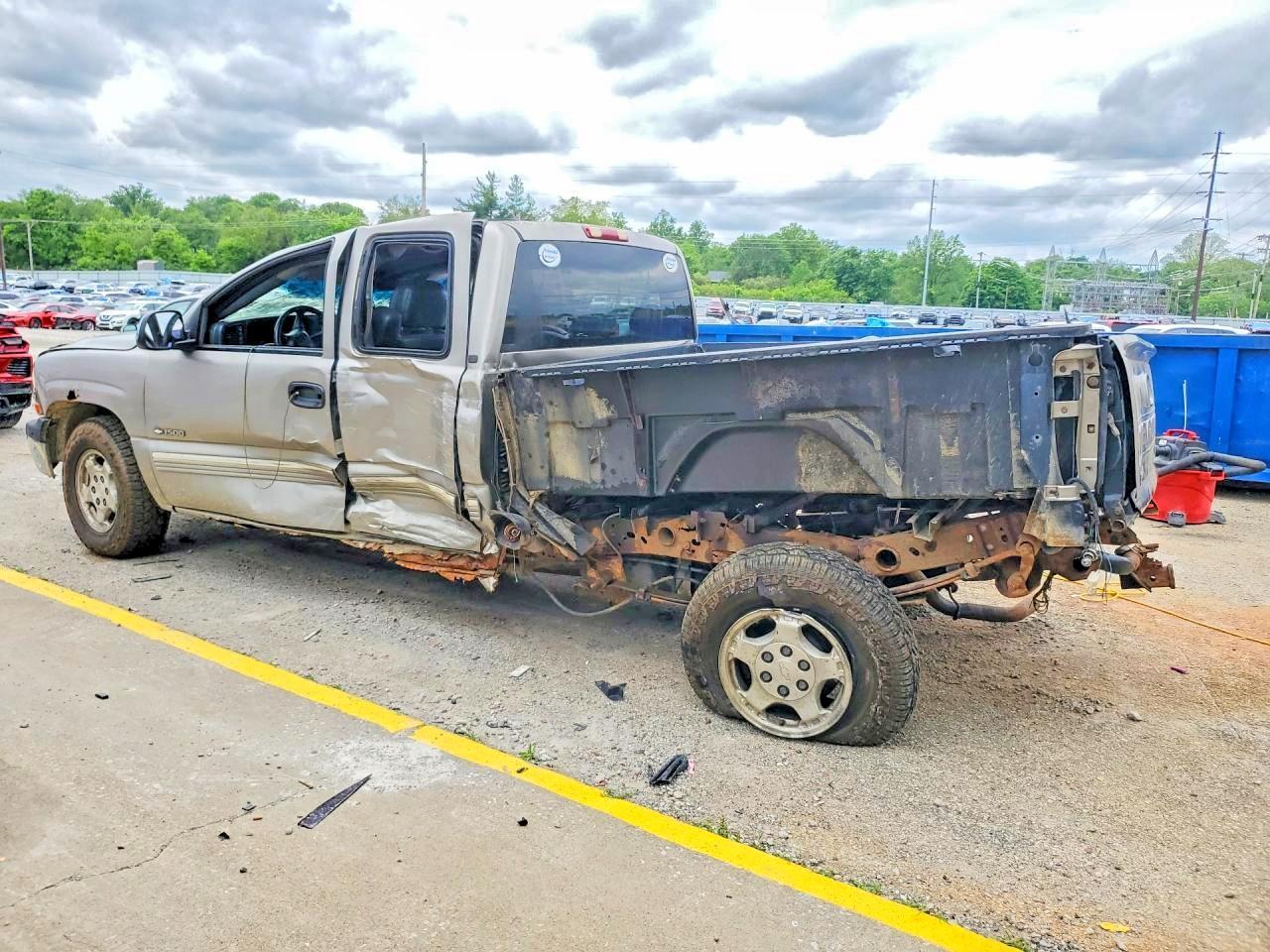 2002 Chevrolet Silverado K1500 - Фото 2