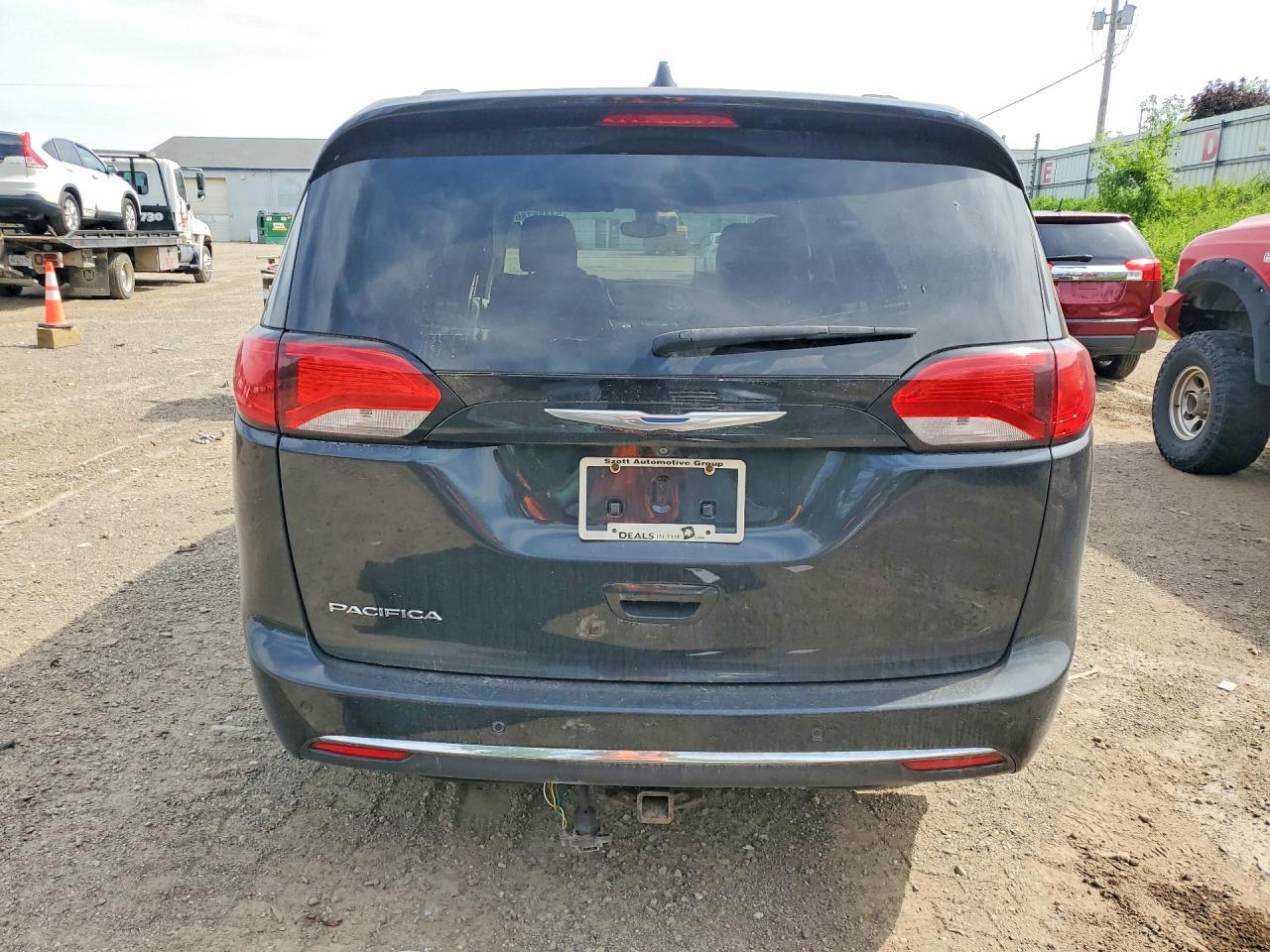 2017 Chrysler Pacifica Touring L - Фото 6