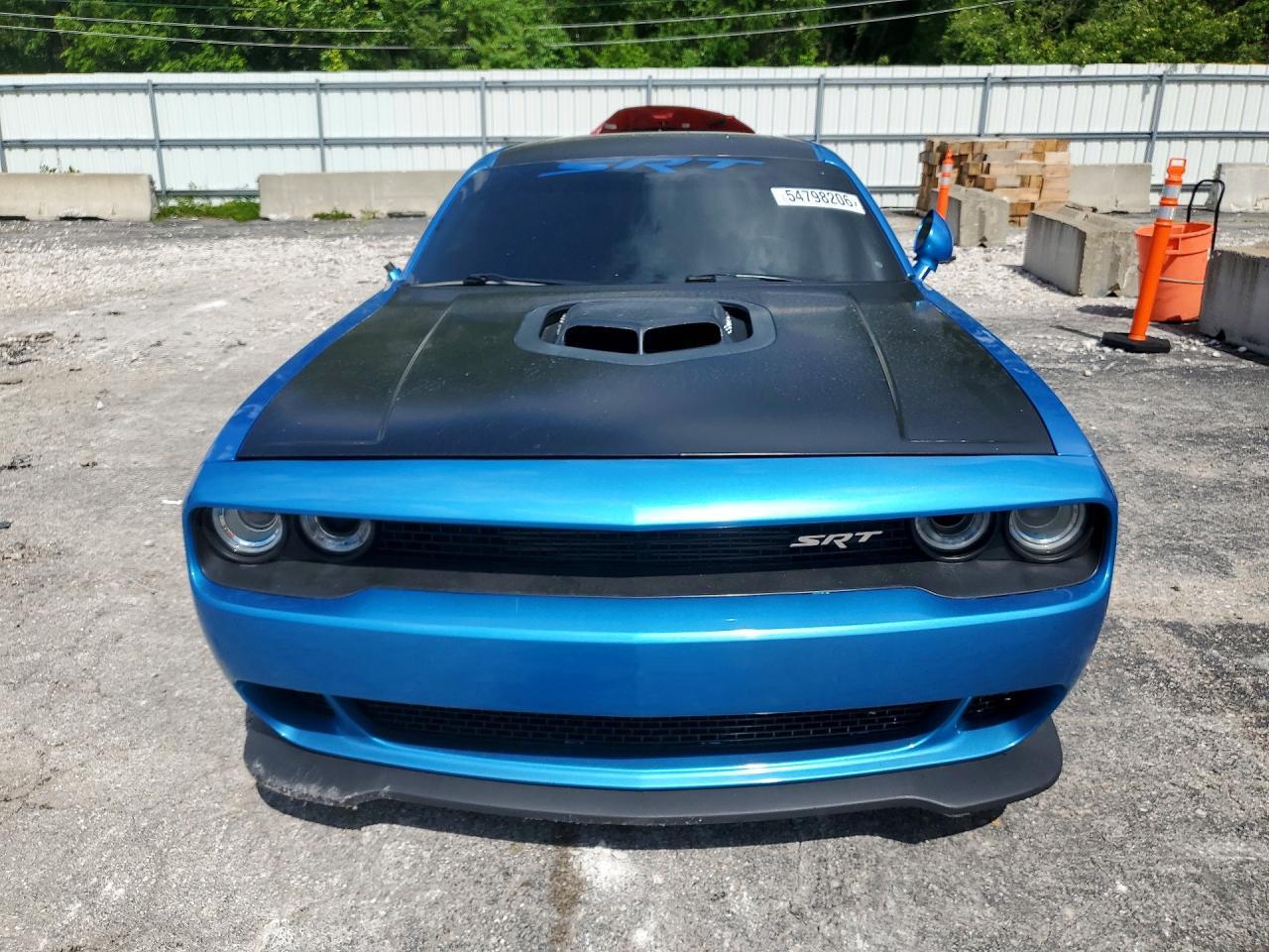 2016 Dodge Challenger R - Image 5