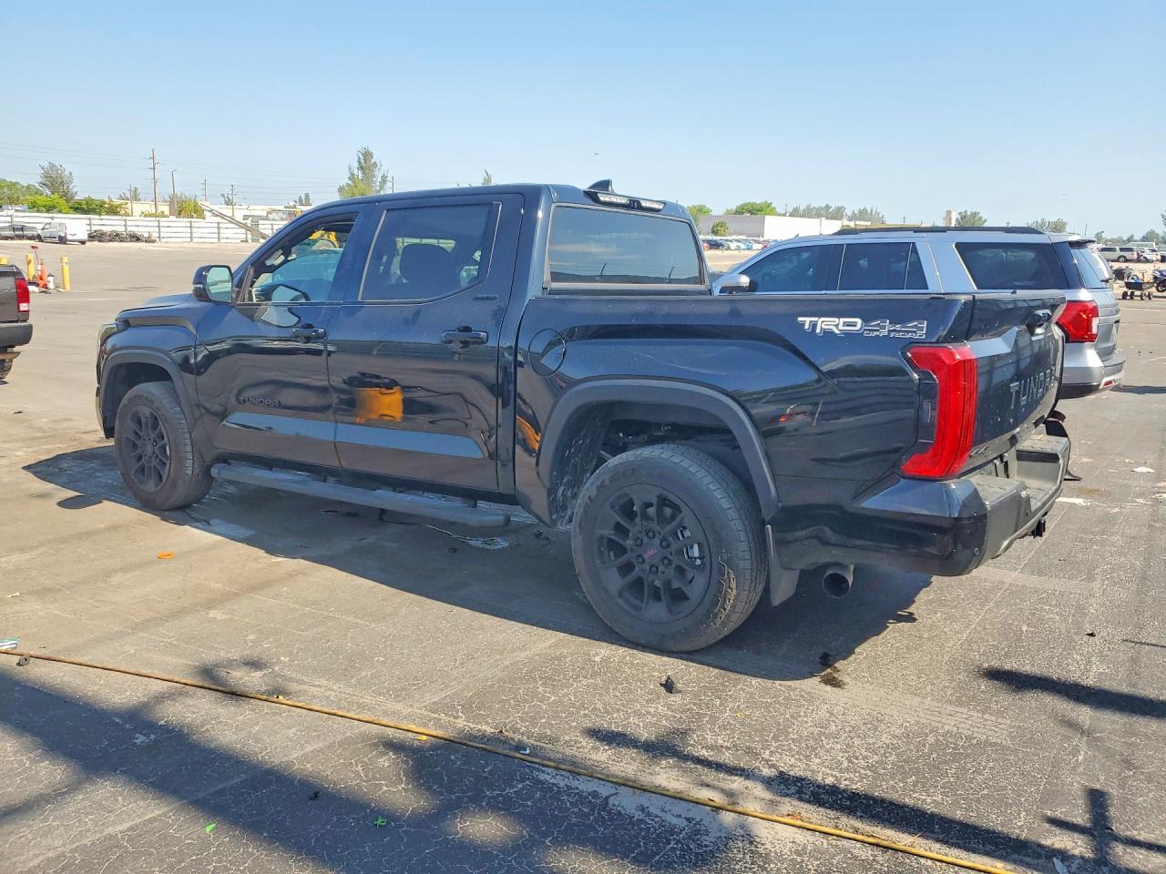 2025 Toyota Tundra Limited - Фото 2