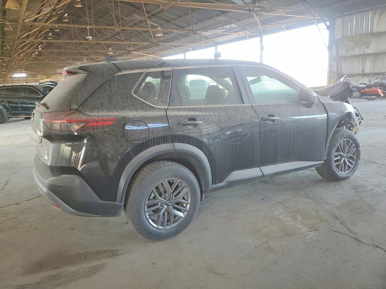 2023 Nissan Rogue S - Image 3
