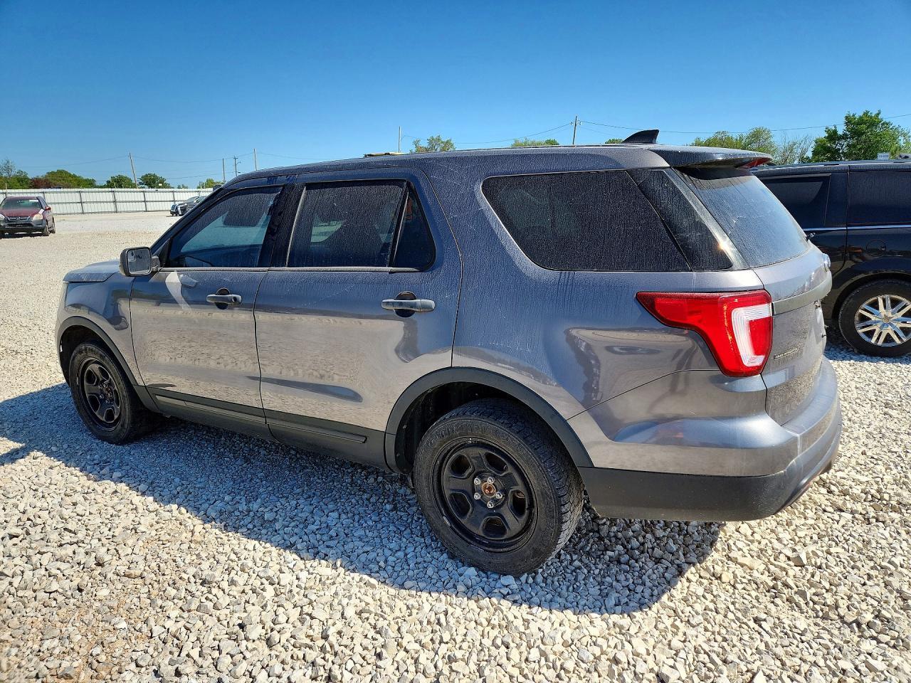 2016 Ford Explorer Police Interceptor - Image 2