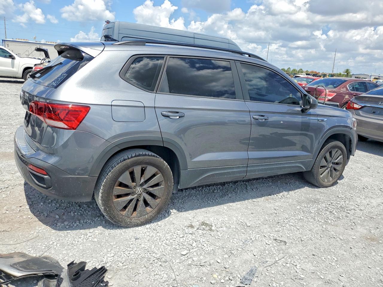 2023 Volkswagen Taos S - Фото 3