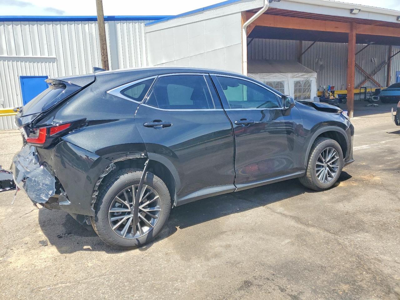 2023 Lexus Nx 350 - Image 3