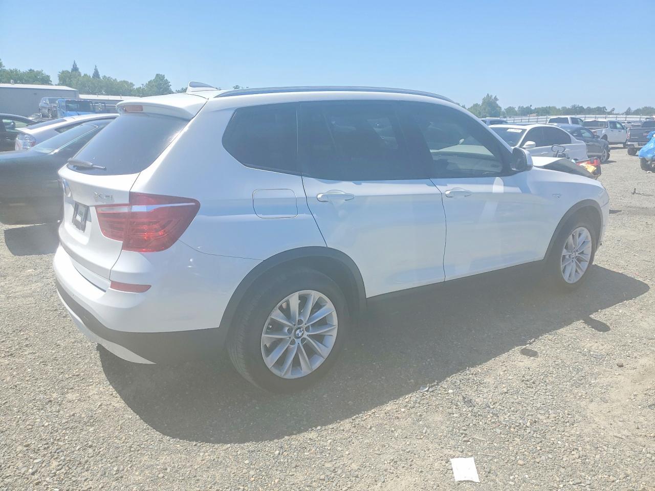 2017 BMW X3 Sdrive28I - Фото 3