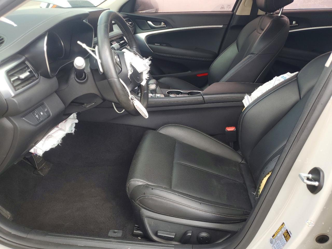 2025 Genesis G70 2.5T Standard - Фото 7