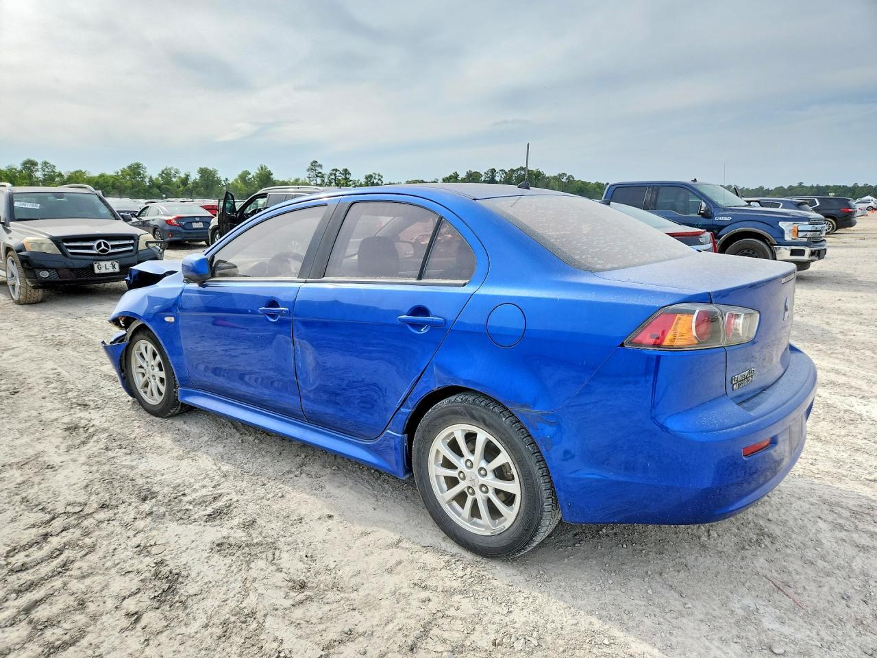 2010 Mitsubishi Lancer - Фото 2