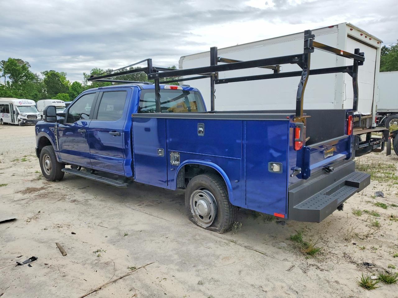 2026 Ford F350 Super Duty - Фото 2