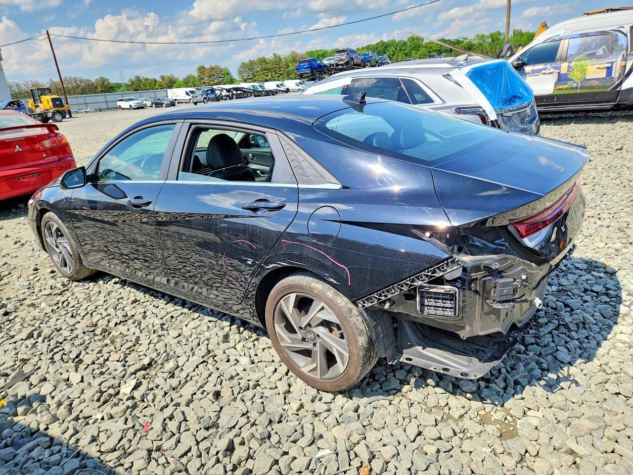 2024 Hyundai Elantra Limited - Image 2