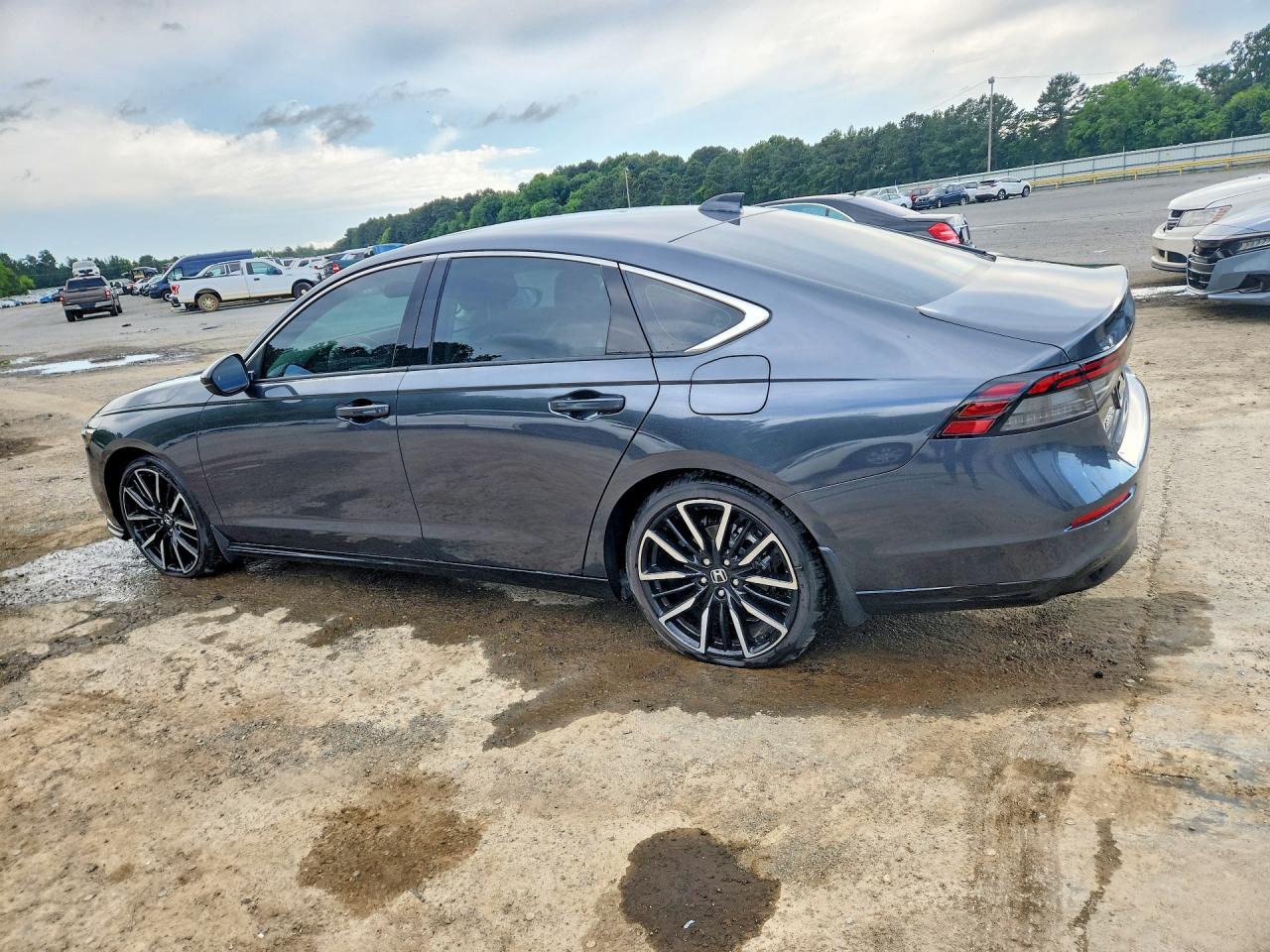2026 Honda Accord Touring Hybrid - Фото 2