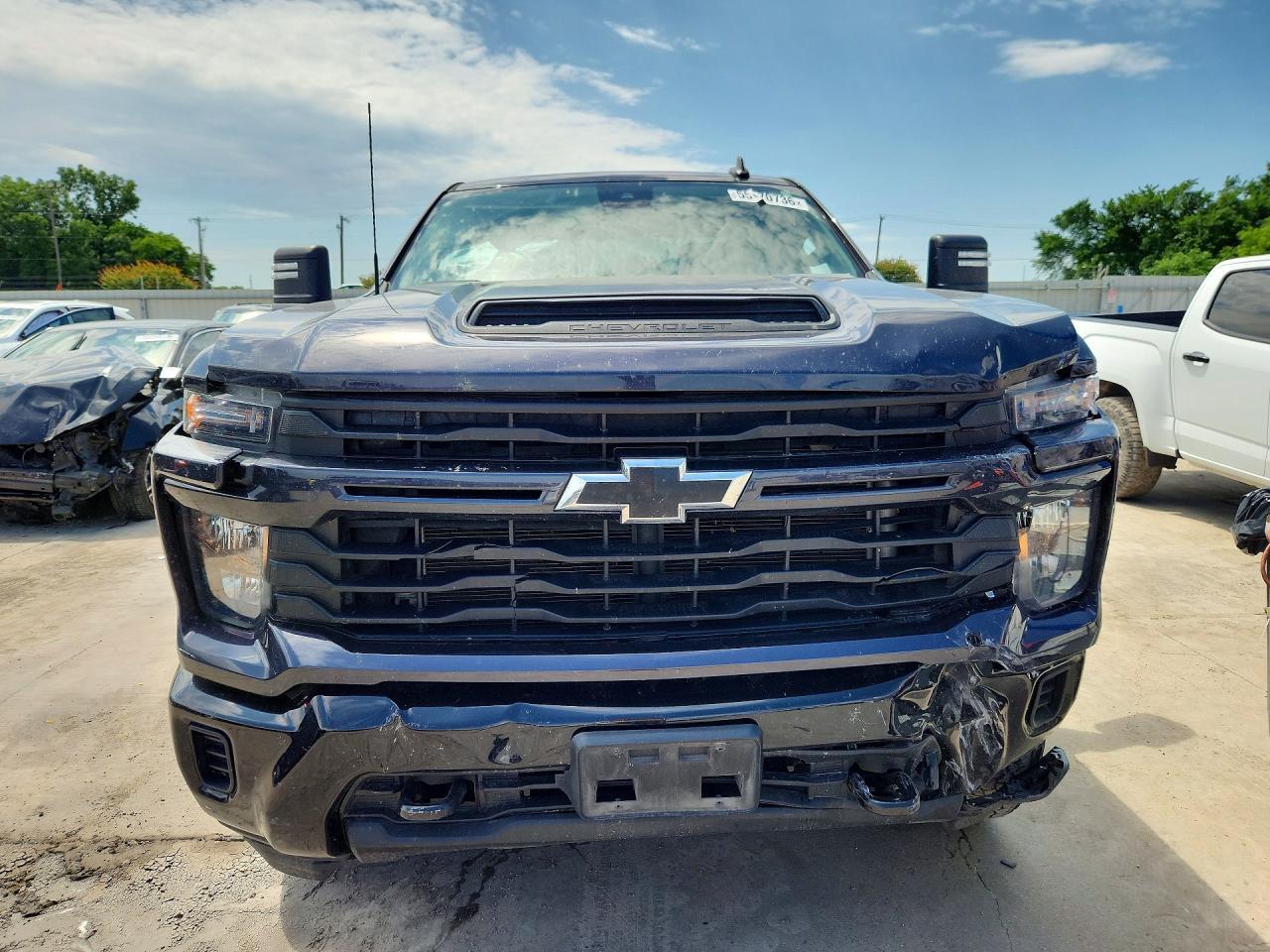 2024 Chevrolet Silverado K2500 Custom - Image 5