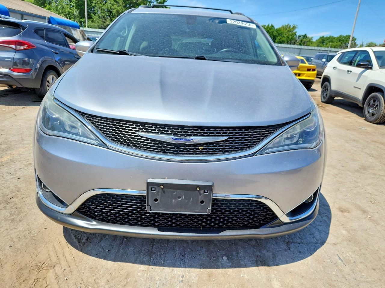 2020 Chrysler Pacifica Touring L - Image 5
