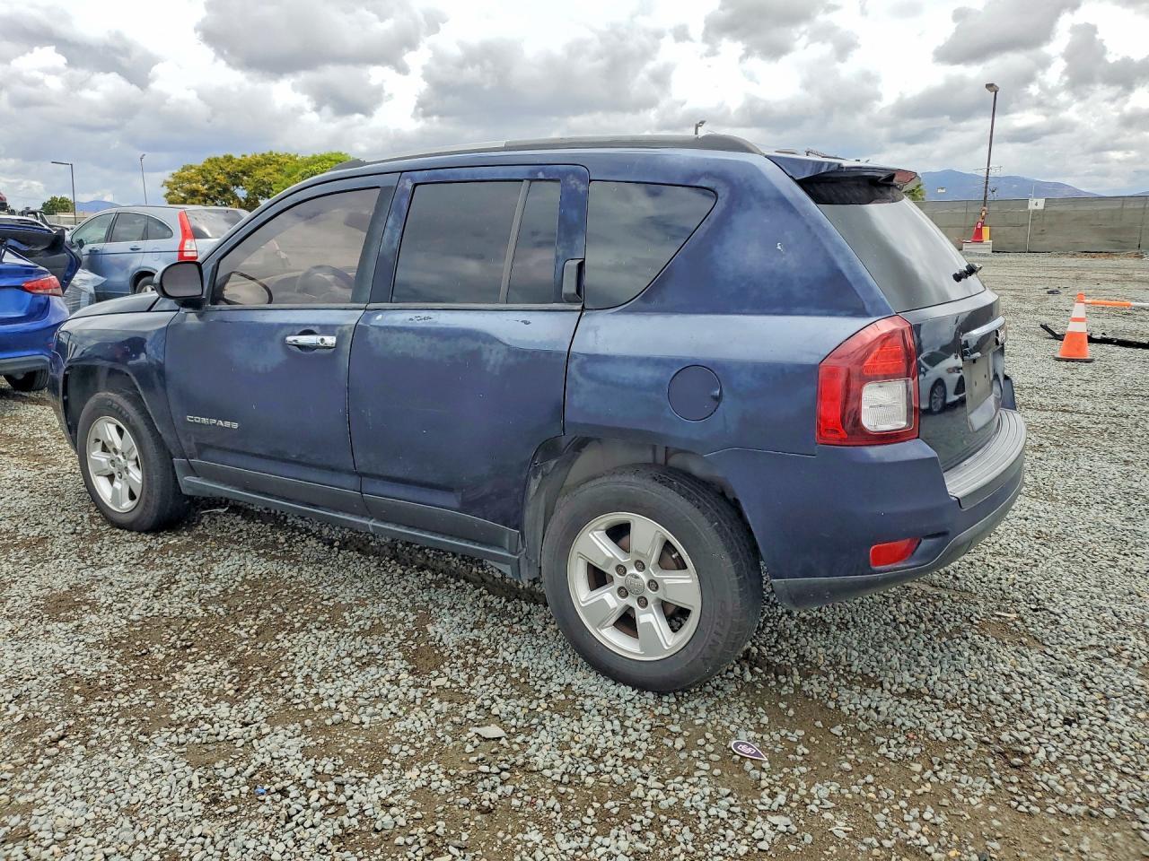 2016 Jeep Compass Latitude - Фото 2