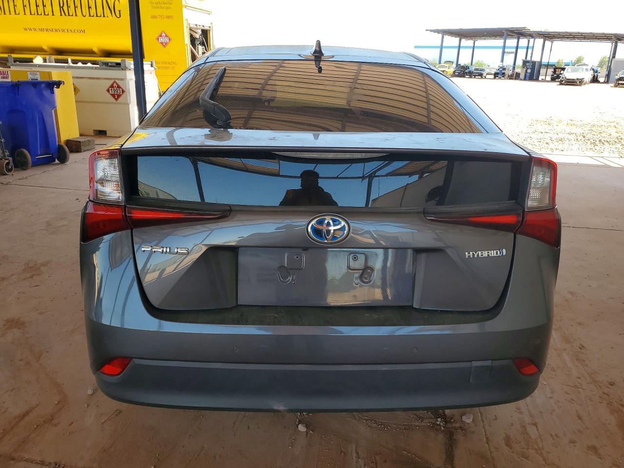 2021 Toyota Prius Le - Image 6