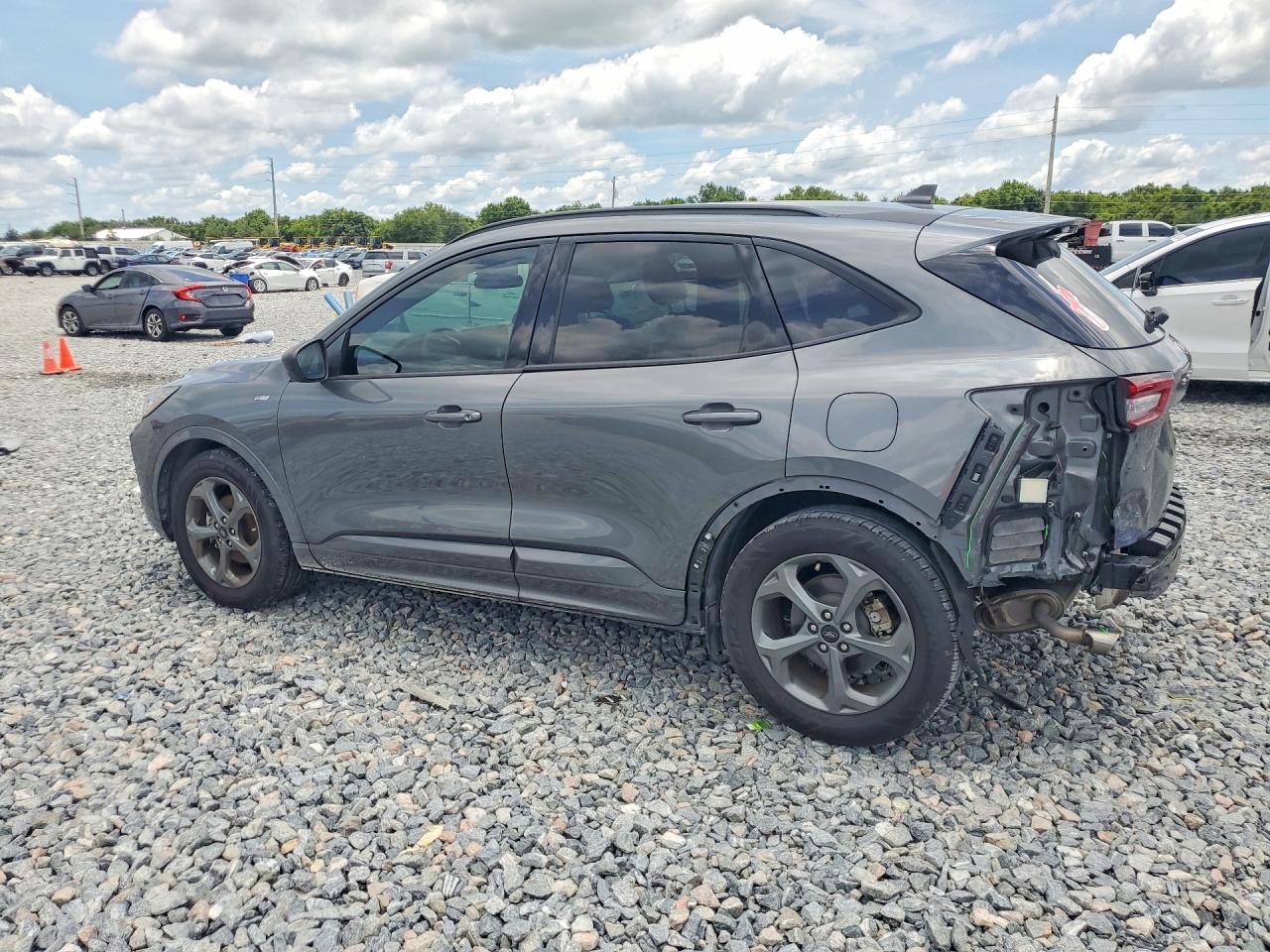 2023 Ford Escape St Line - Image 2