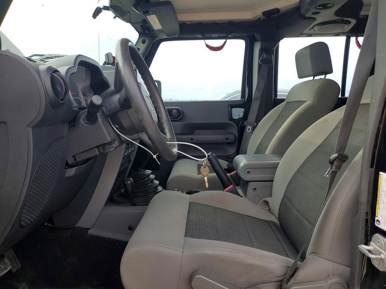 2010 Jeep Wrangler Unlimited Sport - Image 7