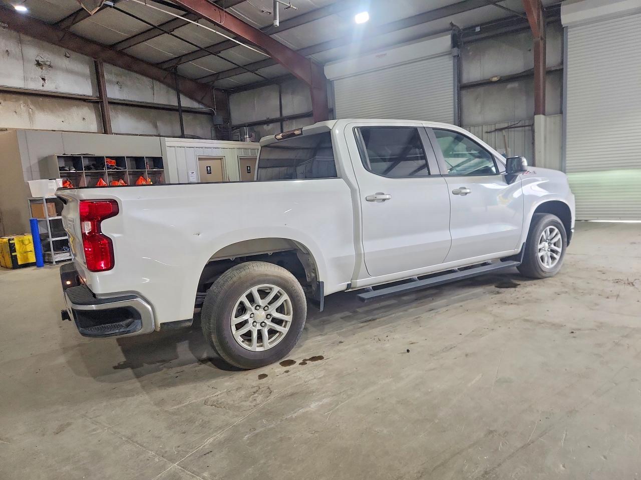 2019 Chevrolet Silverado K1500 Lt - Image 3